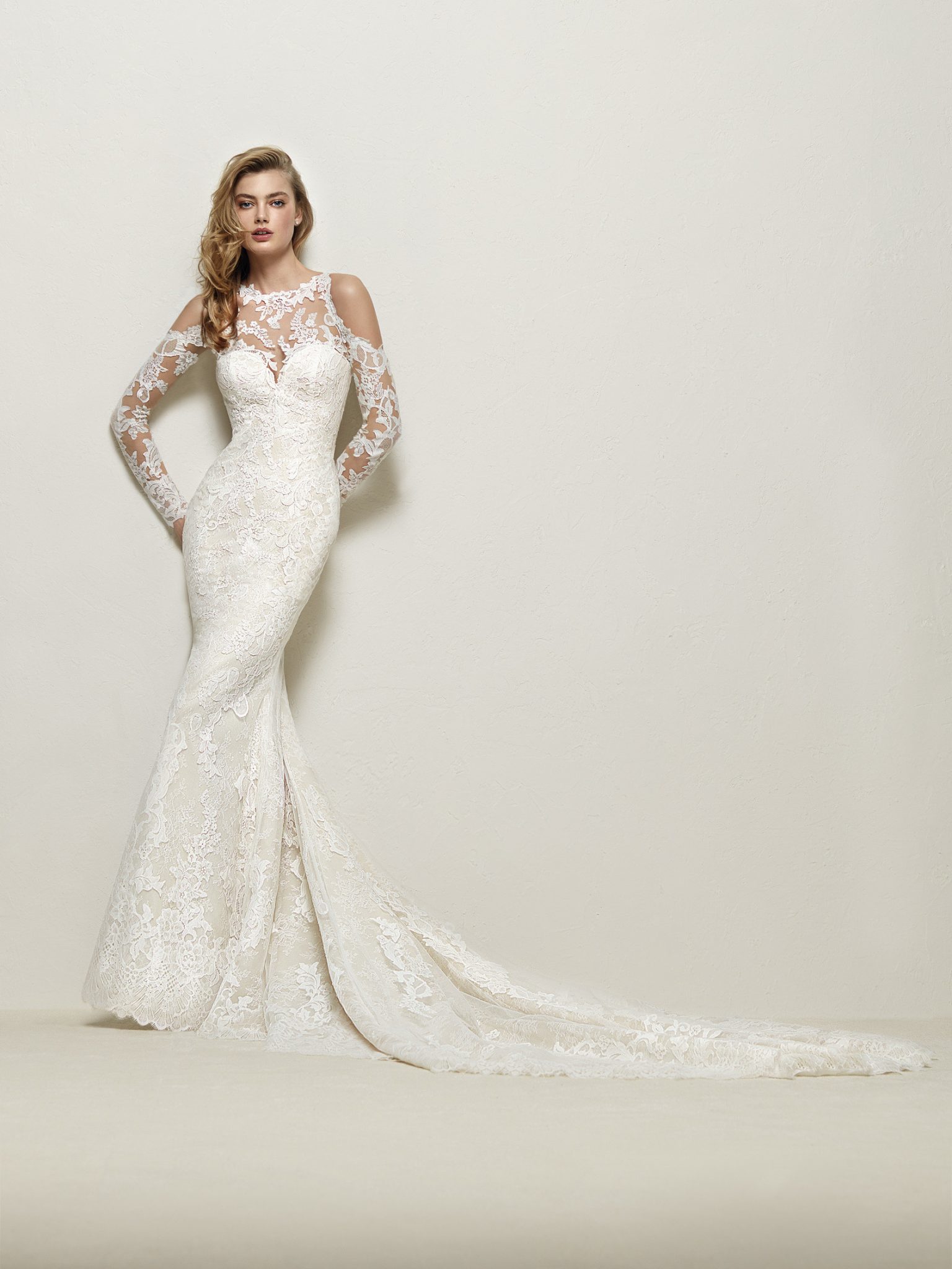 VESTIDO DE NOIVA SEREIA BRANCO RENDA ARABESCOS – Maximus Atelier