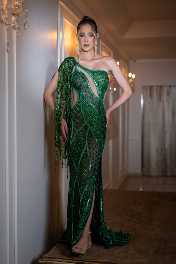 Vestido verde ombreira franjas